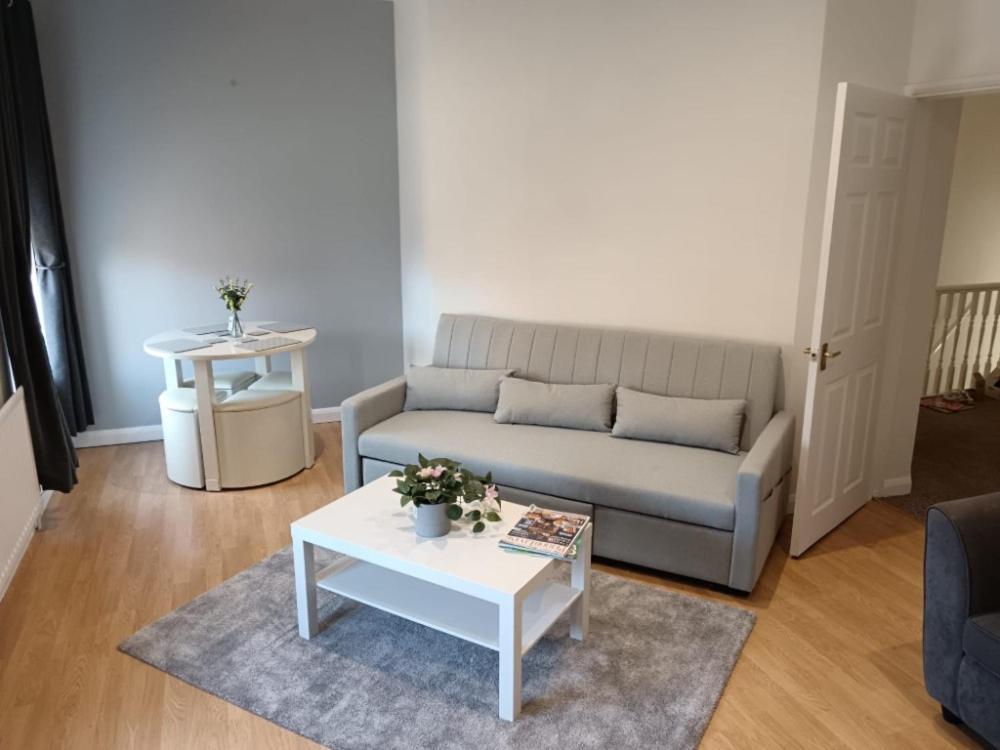 Welcome To This Flat Kettering Buitenkant foto